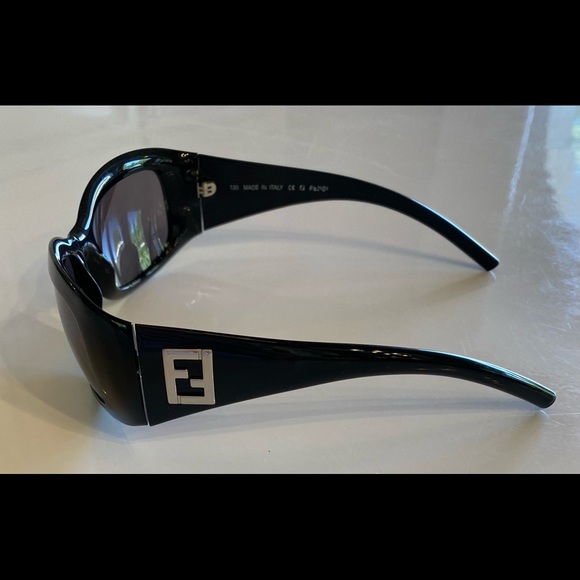 Authentic Black Fendi Women’s sunglasses main image 4